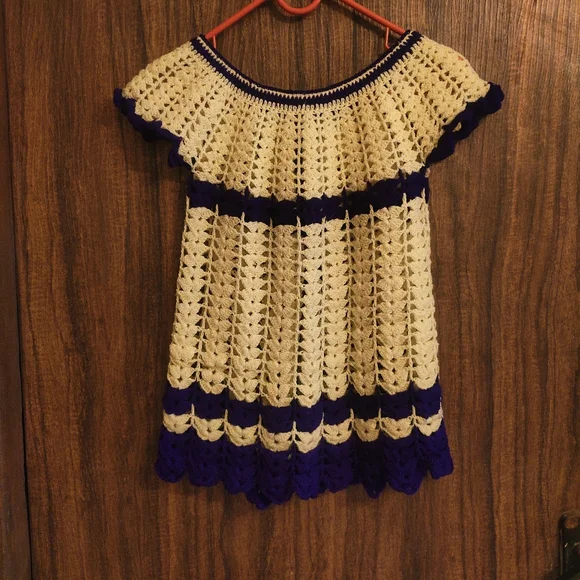 Hand woven woolen jacket - Picture 6 of 8